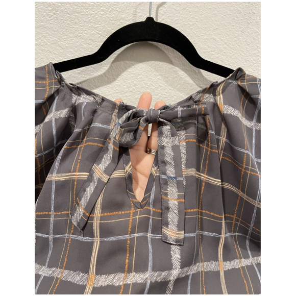 LC LAUREN CONRAD Sleeveless Grey Squares Blouse - Picture 6 of 6